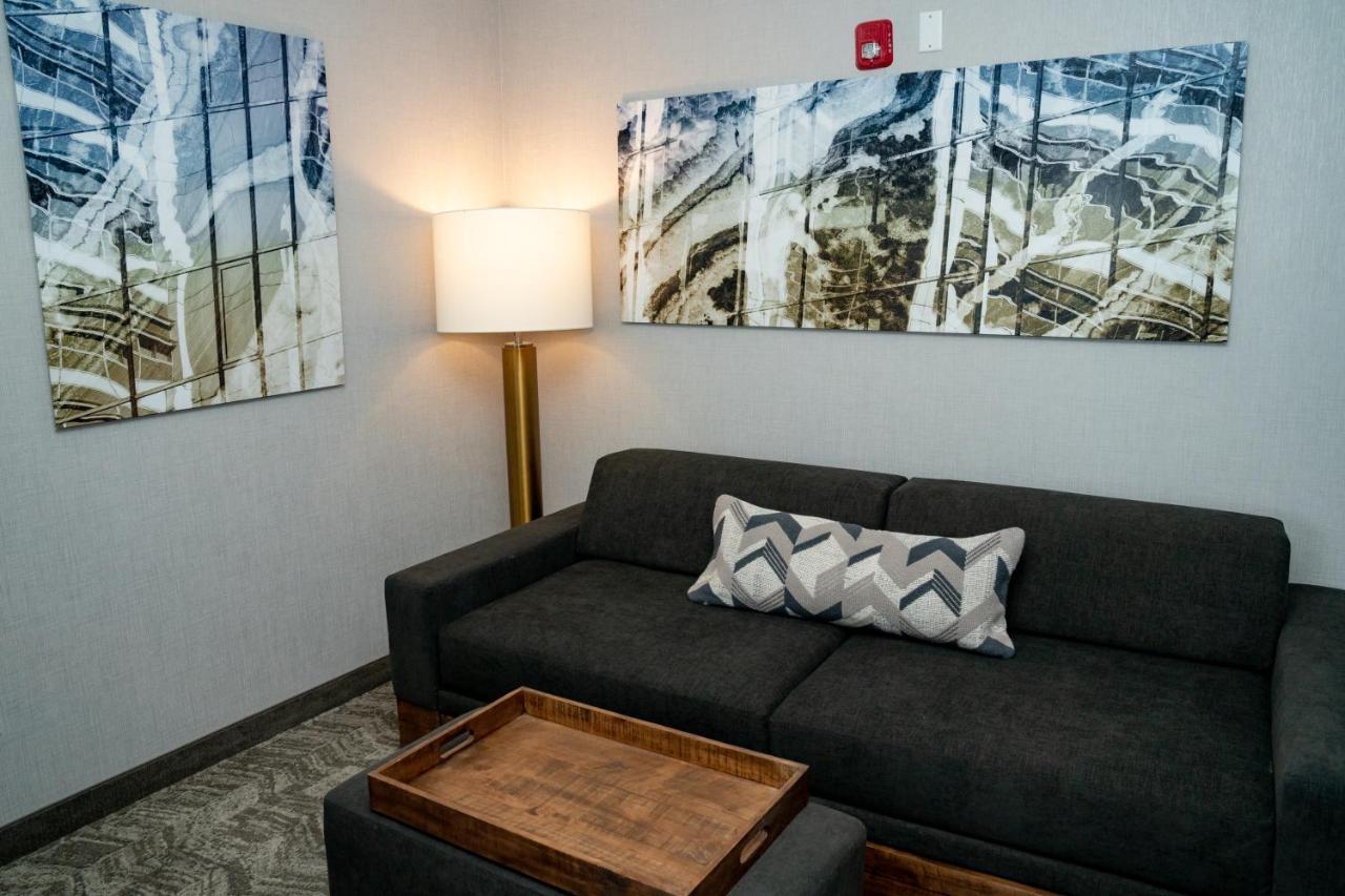 Springhill Suites By Marriott Woodbridge Dış mekan fotoğraf