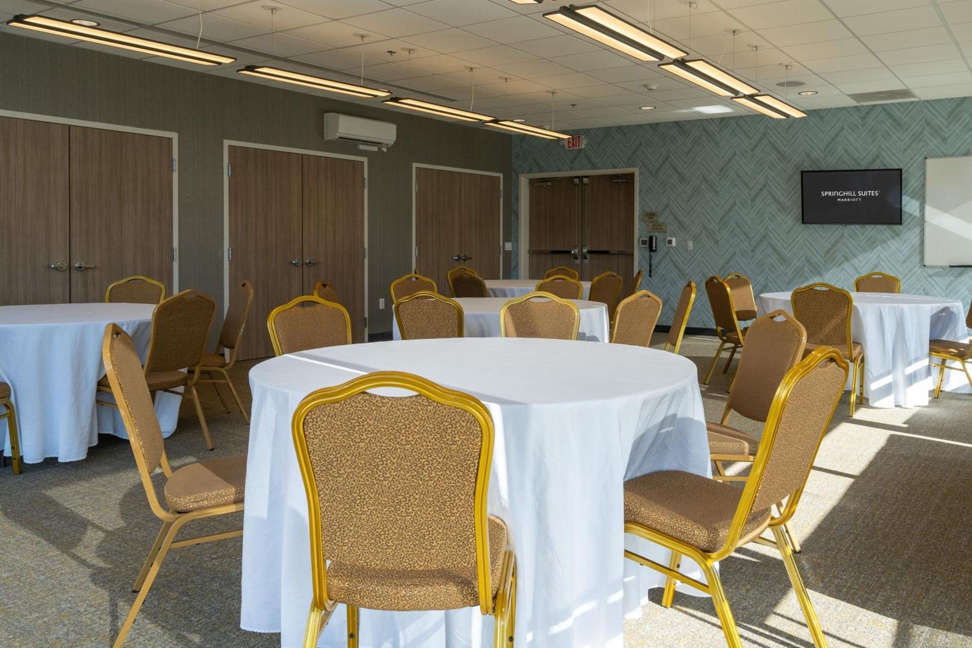 Springhill Suites By Marriott Woodbridge Dış mekan fotoğraf